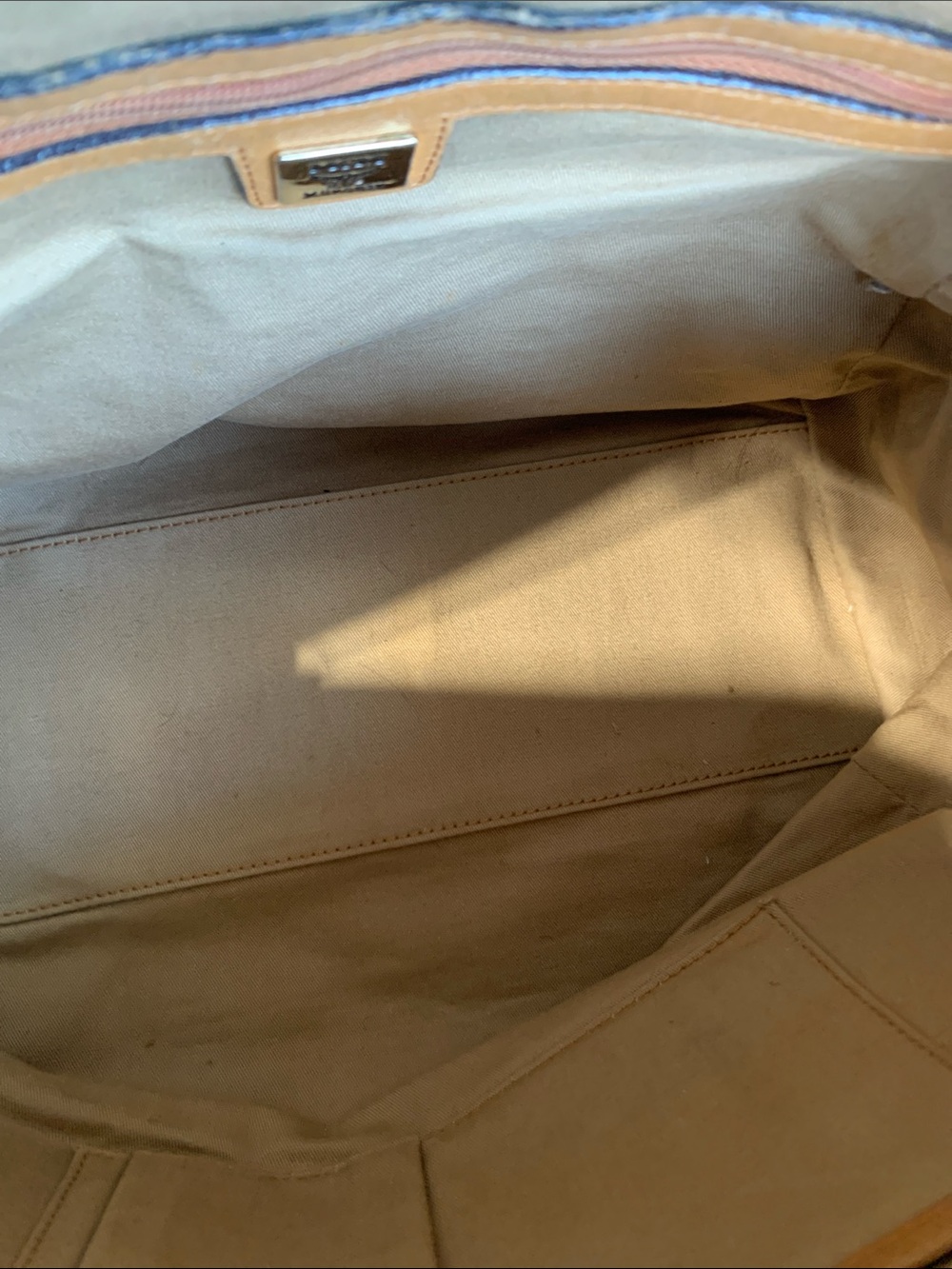 MCM Cognac handbag with lock and key - Picture 11 of 14